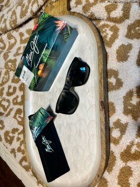 Maui Jim Tropical Green and Teal Sunglass Box